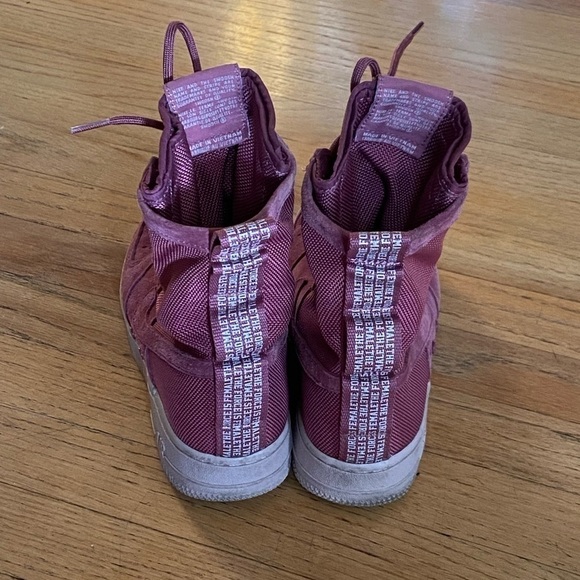 Nike AF-1 high sz force is female in a vintage wine size 6 - Picture 5 of 8